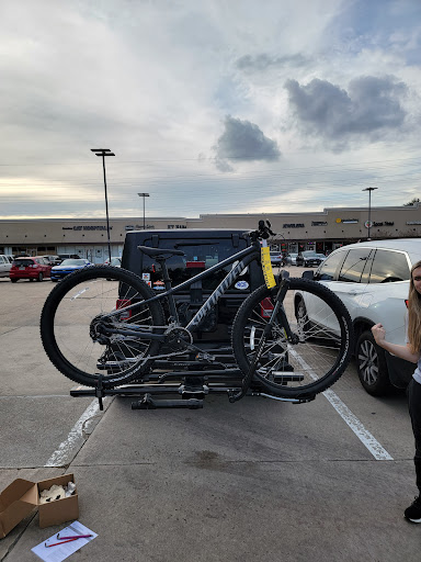 Bicycle Store «Bike Barn - Westchase», reviews and photos, 11105 Westheimer Rd, Houston, TX 77042, USA