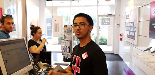 Cell Phone Store «T-Mobile», reviews and photos, 417 E Sheridan St, Dania Beach, FL 33004, USA