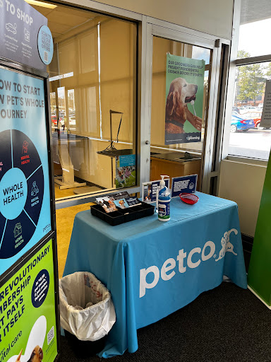 Pet Supply Store «Petco Animal Supplies», reviews and photos, 5938 Roswell Rd NE, Sandy Springs, GA 30328, USA