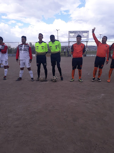 Opiniones de Liga Deportiva Barrial Municipal Turubamba De Monjas en Quito - Campo de fútbol