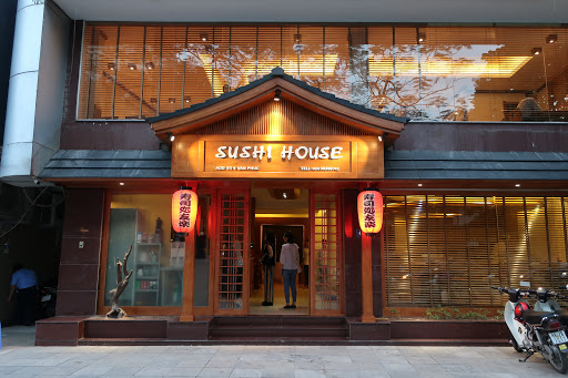 Sushi House Restaurant (Sushi dokoro Yuraku)