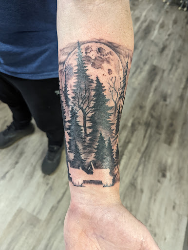 Tattoo Shop «Crimson Heart Designs Tattoo», reviews and photos, 162 13 1/2 - 14th Ave, Turtle Lake, WI 54889, USA