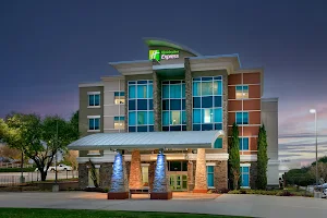 Holiday Inn Express & Suites North Dallas at Preston, an IHG Hotel image