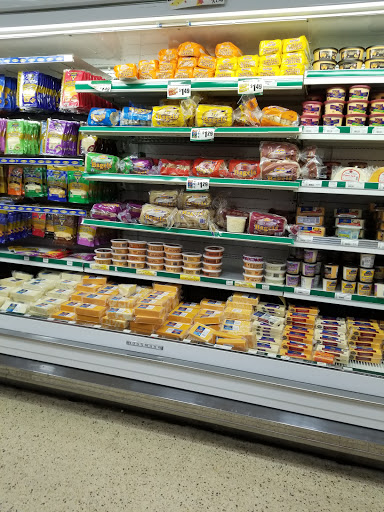 Grocery Store «Horrocks Market», reviews and photos, 4455 Breton Rd SE, Kentwood, MI 49508, USA