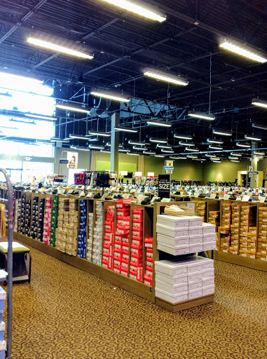 Shoe Store «DSW Designer Shoe Warehouse», reviews and photos, 17100 Southcenter Pkwy, Tukwila, WA 98188, USA