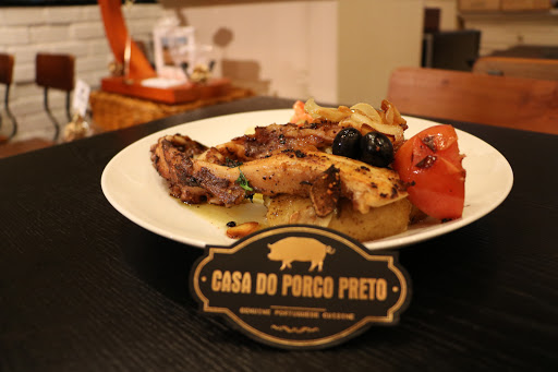 Casa do Porco Preto by Galveense