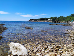 Fotografie cu Saladinka beach - locul popular printre cunoscătorii de relaxare
