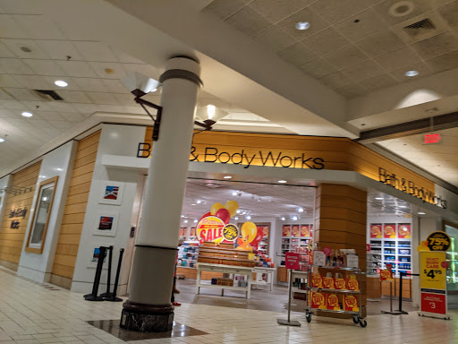 Shopping Mall «Harrisburg Mall», reviews and photos, 3501 Paxton St, Harrisburg, PA 17111, USA