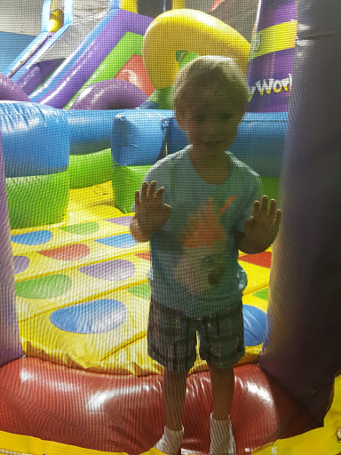 Party Equipment Rental Service «Hoppity Hop Inflatables», reviews and photos, 143 New Shackle Island Rd, Hendersonville, TN 37075, USA