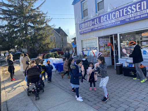 Kosher Grocery Store «Emanu-el Delicatessen», reviews and photos, 52 W Railroad Ave, Tenafly, NJ 07670, USA