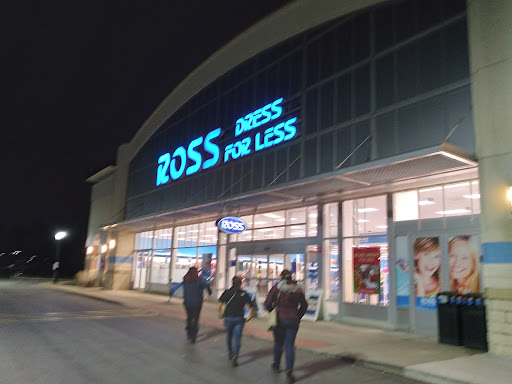 Clothing Store «Ross Dress for Less», reviews and photos, 6901 W Grand Ave, Gurnee, IL 60031, USA