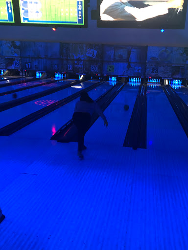 Bowling Alley «Air Lanes Bowling Center», reviews and photos, 4200 Fleur Dr, Des Moines, IA 50321, USA