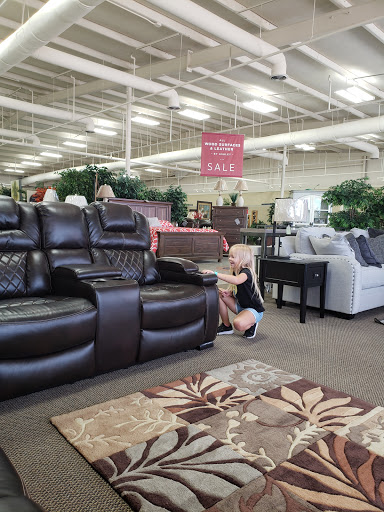 Furniture Store «Major Discount Furniture», reviews and photos, 504 Henslee Dr, Dickson, TN 37055, USA