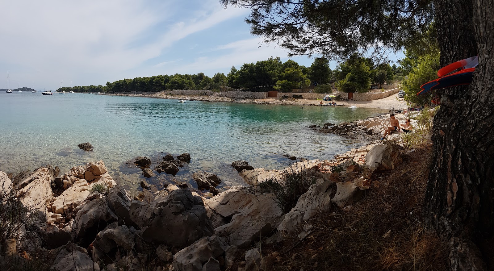 Fotografie cu Guscica beach - locul popular printre cunoscătorii de relaxare