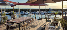 Atmosphère du Bar-restaurant à huîtres Cabane Nacrée - vue panoramique sur le bassin à Andernos-les-Bains - n°17