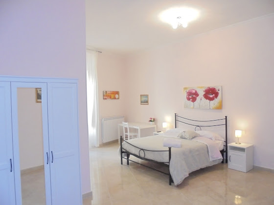 Photo Bed & Breakfast B&B Domusrealstella 80035 Naples