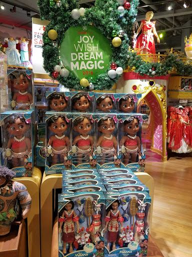 Toy Store «Disney Store», reviews and photos, 1961 Chain Bridge Rd, McLean, VA 22102, USA