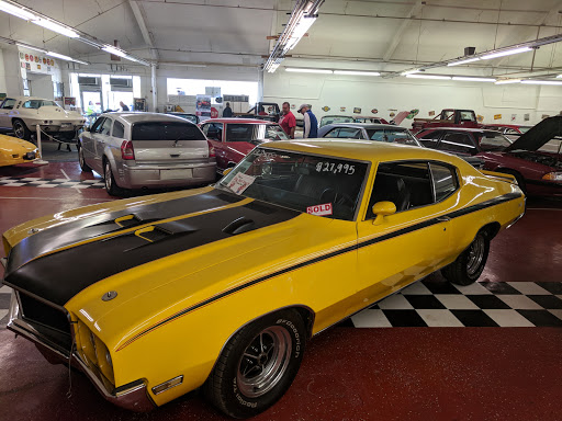 Used Car Dealer «North Shore Classics (Classic Car Dealership)», reviews and photos, 149 N Seymour Ave, Mundelein, IL 60060, USA