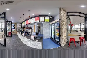 Victoria's Pizza ‘N’ Beyond - Mernda image