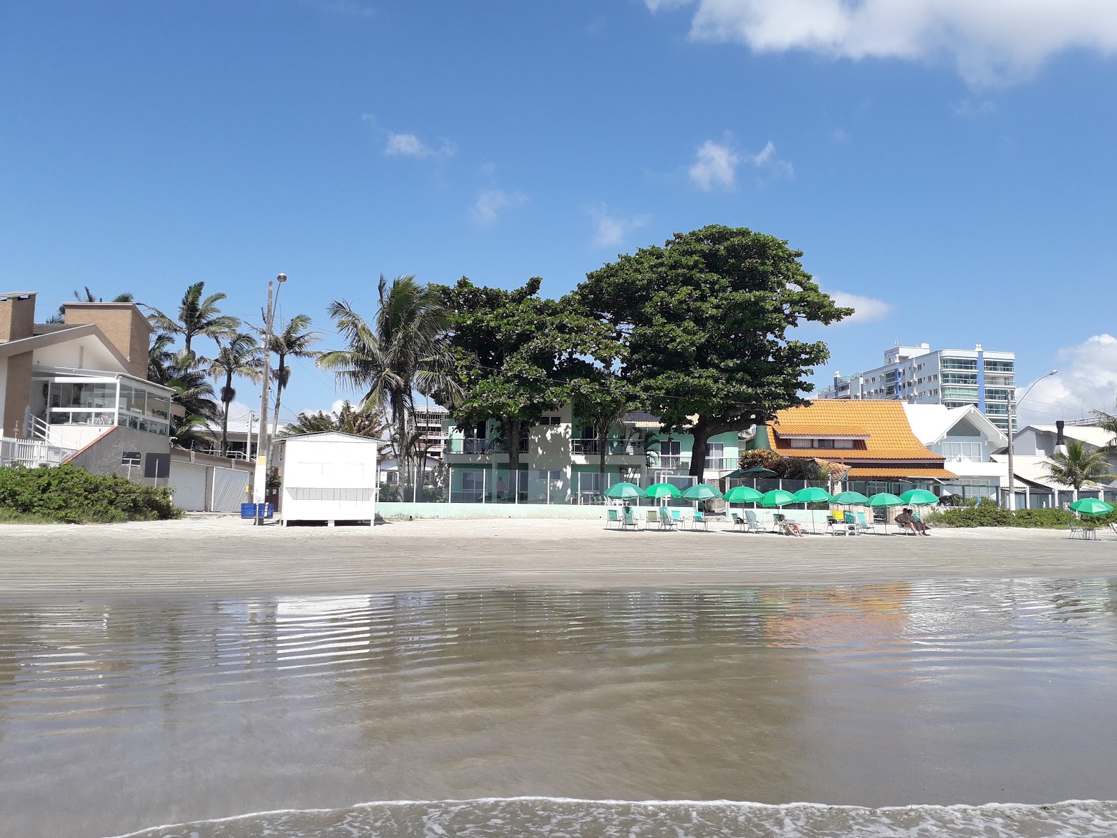 Praia do Pereque'in fotoğrafı ve yerleşim