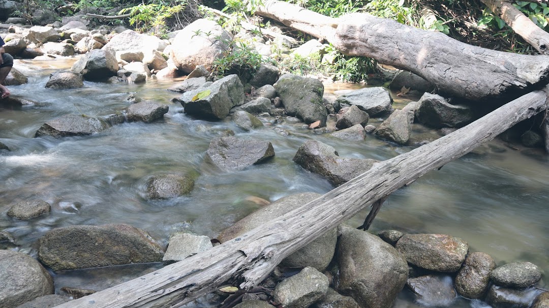 Air Terjun Gunung Berembun Pantai