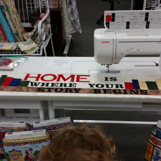 Shopping Mall «Valley Creek Mall», reviews and photos, 1750 Weir Dr, St Paul, MN 55125, USA