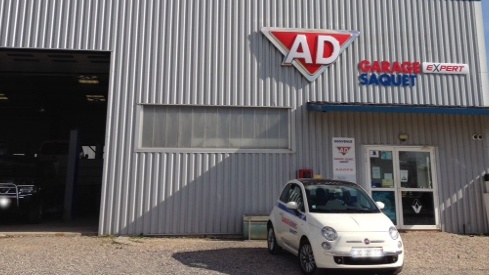 Photo 1 - Garage Saquet