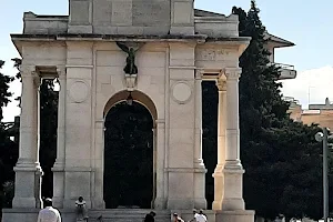 Monumento ai caduti image