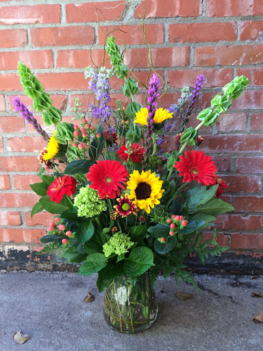 Florist «Crestwood Flowers», reviews and photos, 331 E 55th St, Kansas City, MO 64113, USA