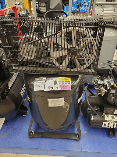 Hardware Store «Harbor Freight Tools», reviews and photos, 2636 Carolina Beach Rd, Wilmington, NC 28412, USA