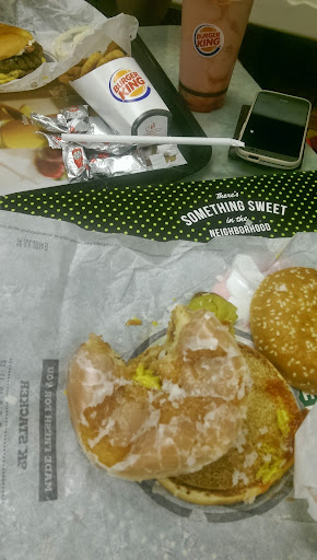 Donut Shop «Krispy Kreme South Charleston», reviews and photos, 42 Riverwalk Plaza McCorkle Ave, South Charleston, WV 25303, USA