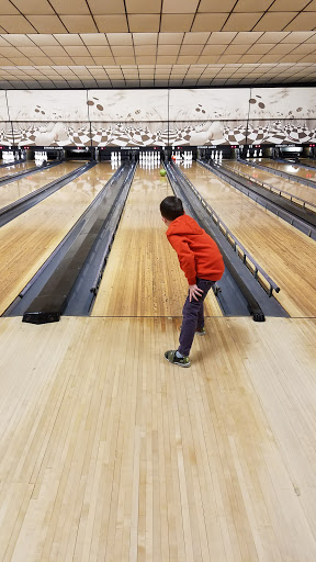 Bowling Alley «Striker Lanes Inc», reviews and photos, 6728 16th St, Berwyn, IL 60402, USA