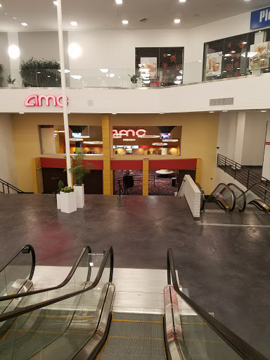 Shopping Mall «La Jolla Village Square», reviews and photos, 8657 Villa La Jolla Dr, La Jolla, CA 92037, USA