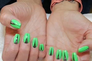 Beauty Nails (beside DynaLIFE Beaumont)
