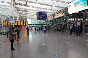 Manchester Piccadilly station image