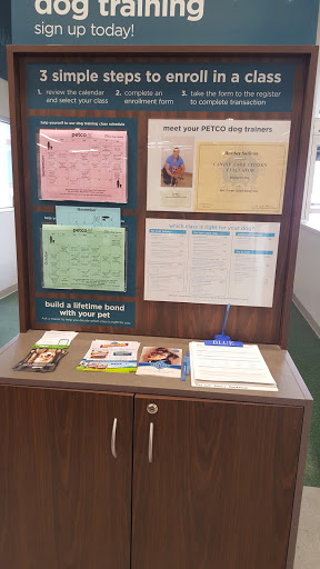 Pet Supply Store «Petco Animal Supplies», reviews and photos, 6512 Steubenville Pike, Pittsburgh, PA 15205, USA