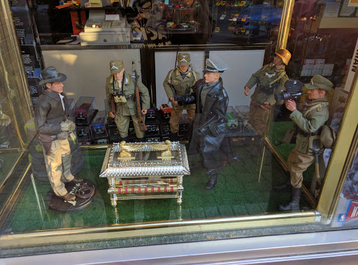 CURIOUS THINGS, 2033 Broadway St, Redwood City, CA 94063, USA, 