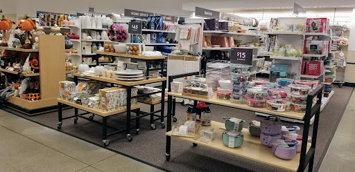 Department Store «Nordstrom Rack Liberty Tree Mall», reviews and photos, 50 Independence Way, Danvers, MA 01923, USA