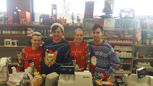 Liquor Store «Palos Deli & Liquor», reviews and photos, 10650 S Roberts Rd, Palos Hills, IL 60465, USA