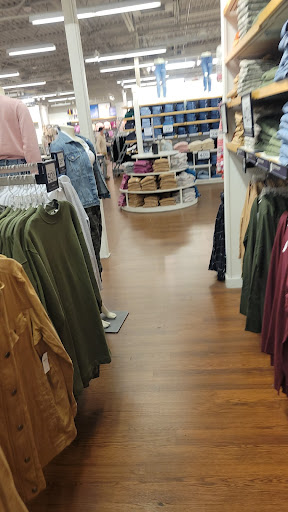 Clothing Store «Gap Outlet», reviews and photos, 1000 PA-611, Tannersville, PA 18372, USA
