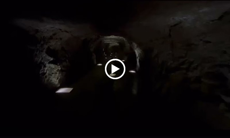 化石の地下壕