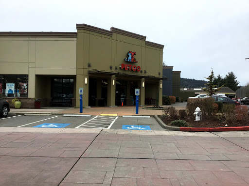 Pet Supply Store «Petco Animal Supplies», reviews and photos, 975 NW Gilman Blvd E, Issaquah, WA 98027, USA