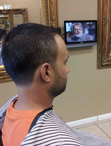 Barber Shop «East End Barber Shop», reviews and photos, 2622 Chamberlain Ln, Louisville, KY 40245, USA