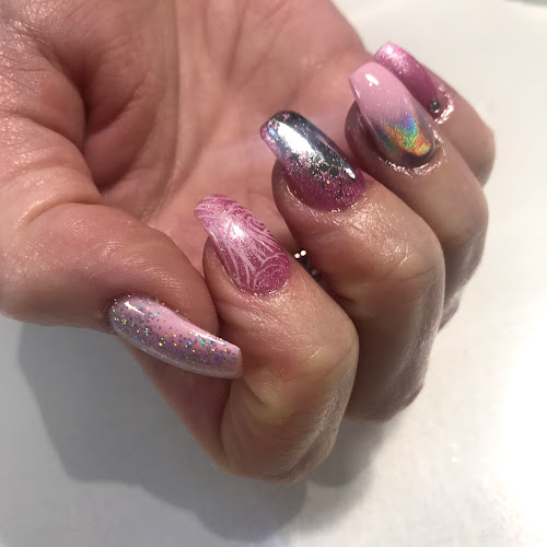 Comments and reviews of Bournemouth Nails & Roxy Nails Beauty Salon