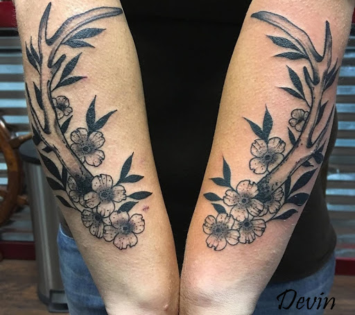 Explore henna tattoo ideas for guys, creative tattoo ideas in Santa Clara, available at Vamp Body Art piercings and tattoo studio