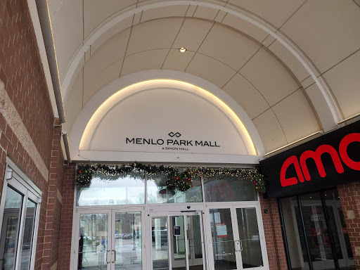 Movie Theater «AMC DINE-IN Menlo Park 12», reviews and photos, 55 Parsonage Rd #390, Edison, NJ 08837, USA