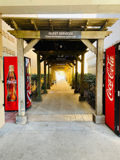 Shopping Mall «Silver Sands Premium Outlets», reviews and photos, 10562 Emerald Coast Pkwy W, Miramar Beach, FL 32550, USA