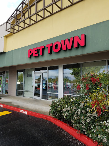 Pet Town, 1948 SE Lund Ave #101, Port Orchard, WA 98366, USA, 