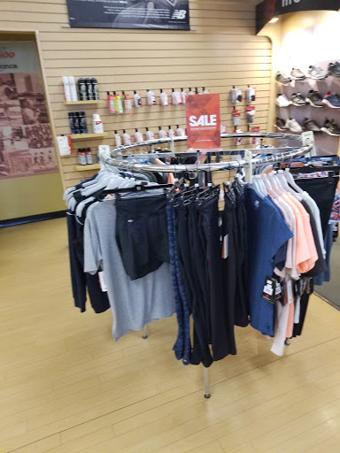 Shoe Store «New Balance Chicago», reviews and photos, 2369 N Clark Street, Chicago, IL 60614, USA
