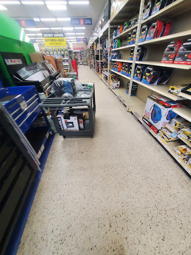 Hardware Store «Harbor Freight Tools», reviews and photos, 9131 College Pkwy STE 165, Fort Myers, FL 33919, USA
